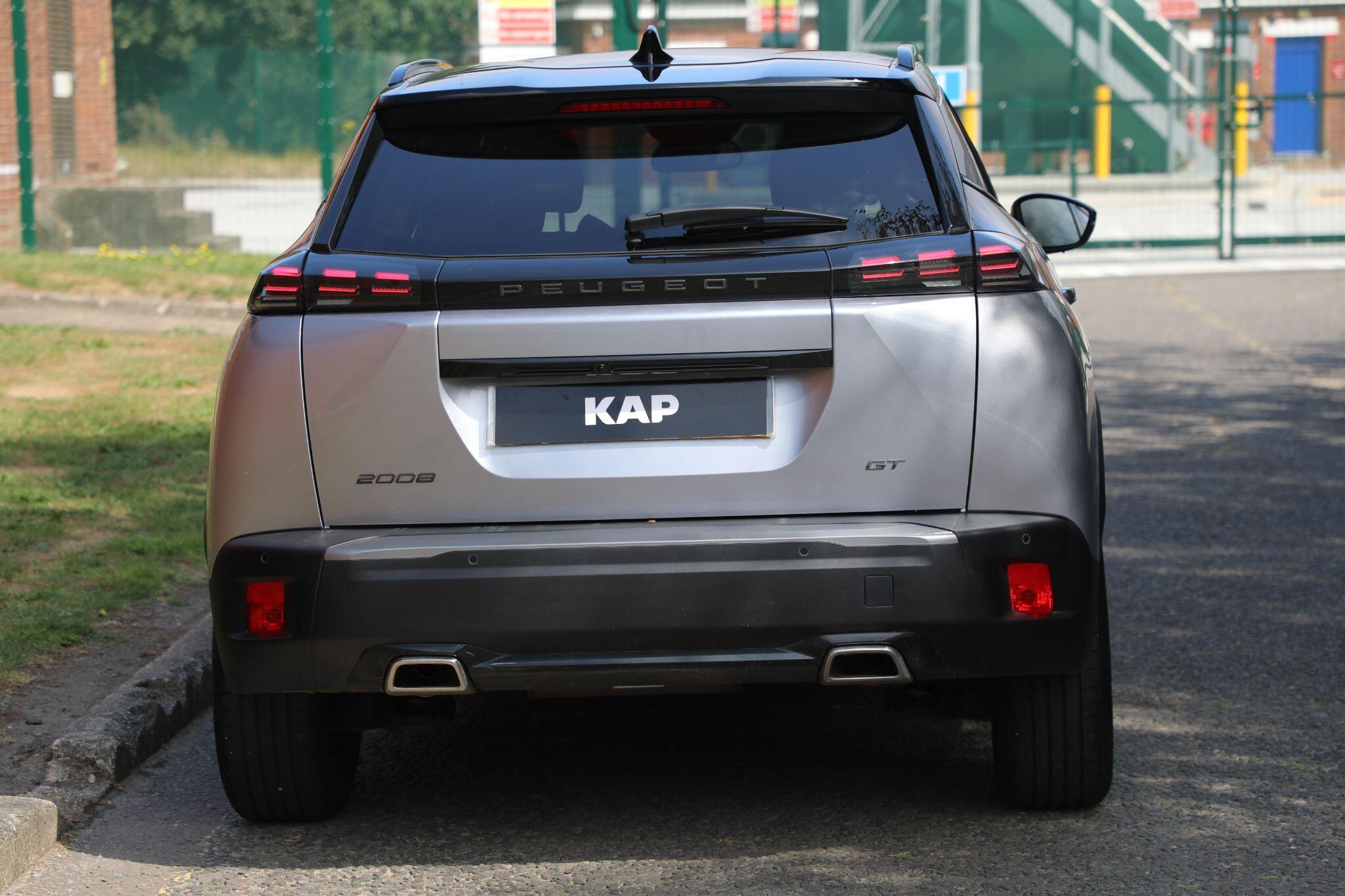 Large vehicle image